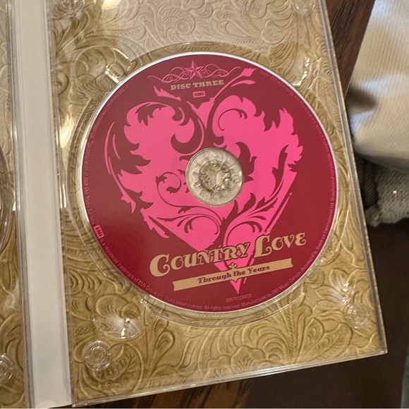 ⭐️ Country Love 3 CD Set - Picture 14 of 14